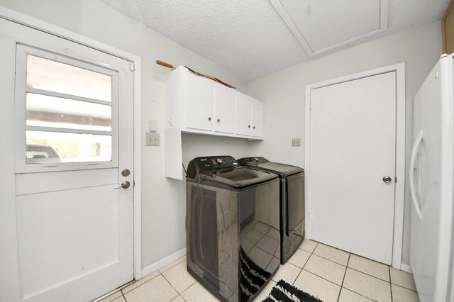 41 Champions Colony E, Houston, TX 77069