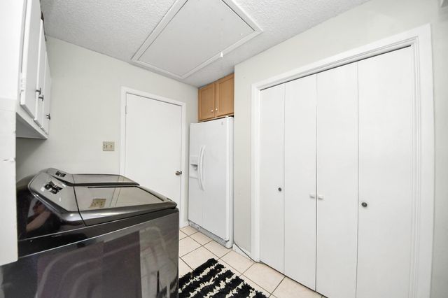 41 Champions Colony E, Houston, TX 77069