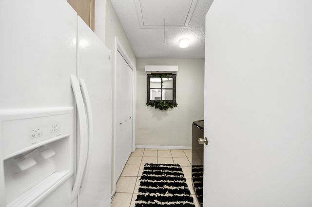 41 Champions Colony E, Houston, TX 77069