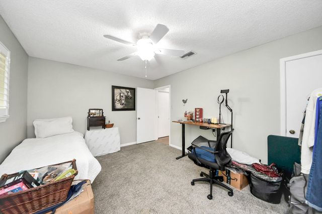 41 Champions Colony E, Houston, TX 77069