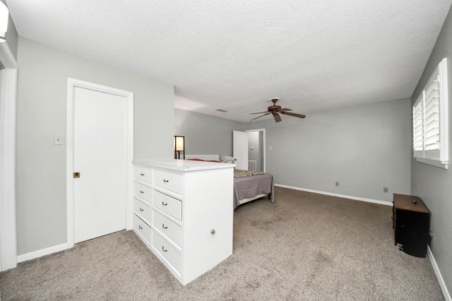 41 Champions Colony E, Houston, TX 77069