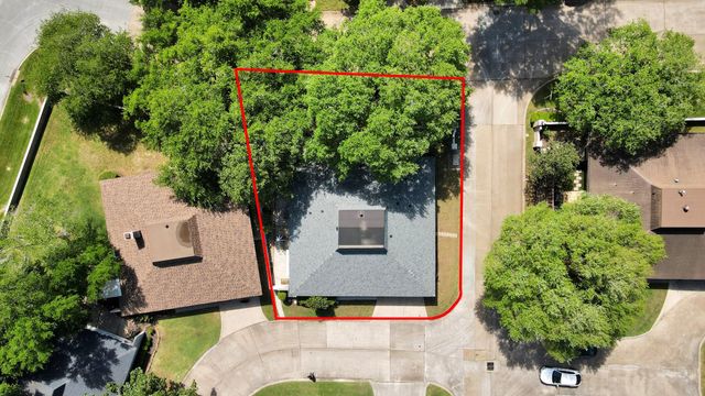 41 Champions Colony E, Houston, TX 77069
