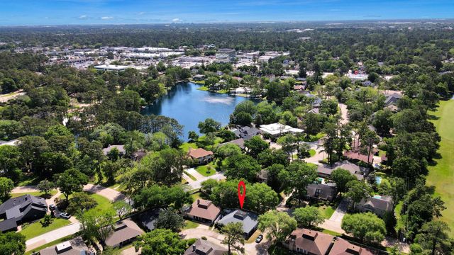 41 Champions Colony E, Houston, TX 77069