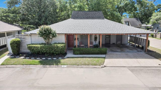 41 Champions Colony E, Houston, TX 77069