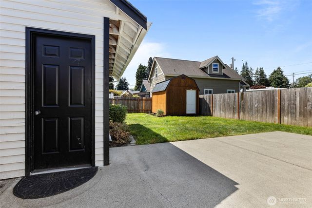 706 Harrison Street, Sumner, WA 98390