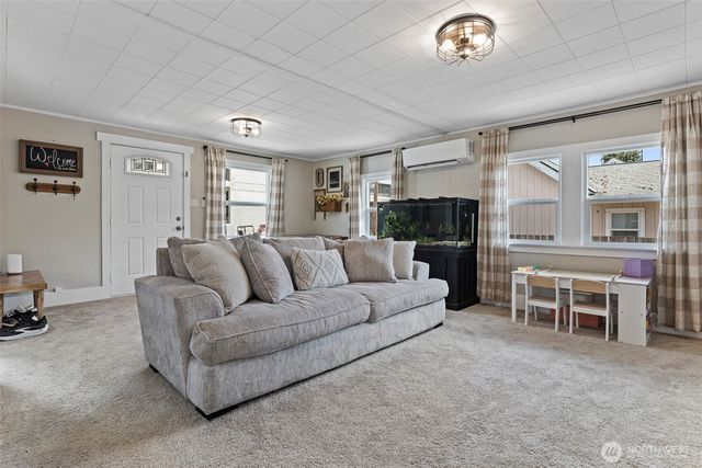 706 Harrison Street, Sumner, WA 98390