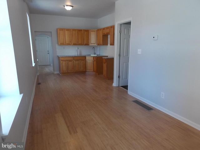 4200 W THOMPSON ST, Philadelphia, PA 19104
