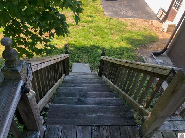 82 Hopewell Road, Kuttawa, KY 42055