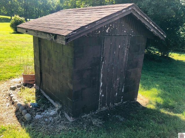 82 Hopewell Road, Kuttawa, KY 42055