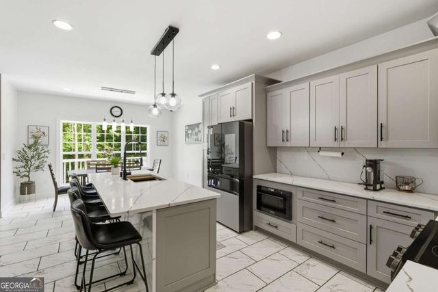 306 Oak Ridge Drive, Maysville, GA 30558