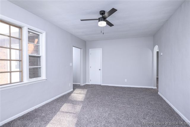 950 Whelan Lane, Jeffersonville, IN 47130