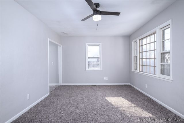 950 Whelan Lane, Jeffersonville, IN 47130