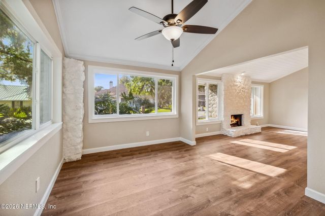4425 BEACON Drive W, Jacksonville, FL 32225
