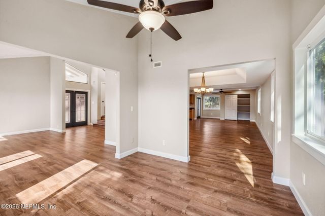 4425 BEACON Drive W, Jacksonville, FL 32225