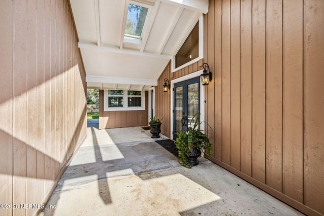 4425 BEACON Drive W, Jacksonville, FL 32225