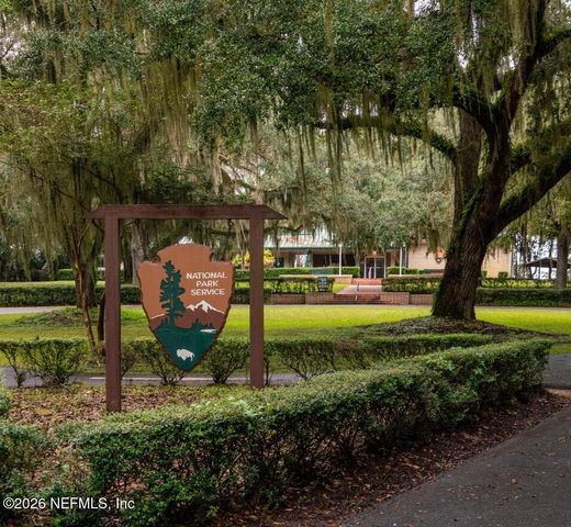 4425 BEACON Drive W, Jacksonville, FL 32225