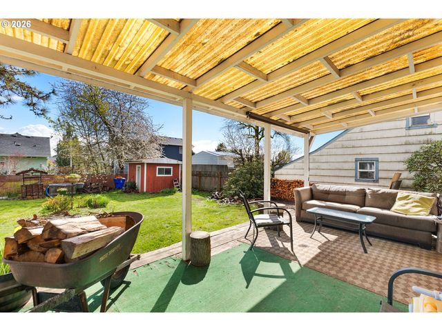 825 S BRIDGE St, Sheridan, OR 97378