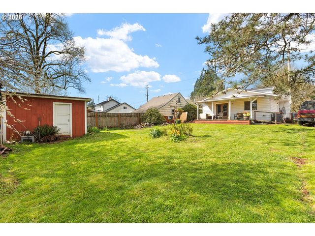 825 S BRIDGE St, Sheridan, OR 97378