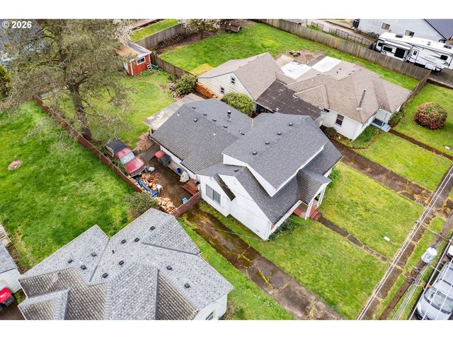 825 S BRIDGE St, Sheridan, OR 97378
