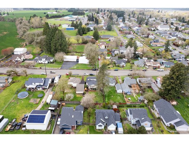 825 S BRIDGE St, Sheridan, OR 97378