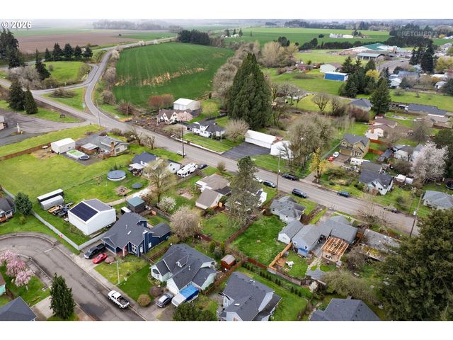 825 S BRIDGE St, Sheridan, OR 97378