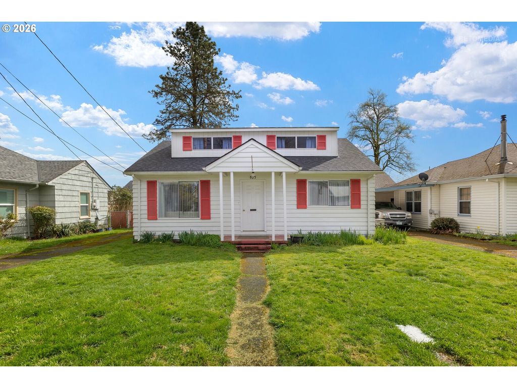825 S BRIDGE St, Sheridan, OR 97378