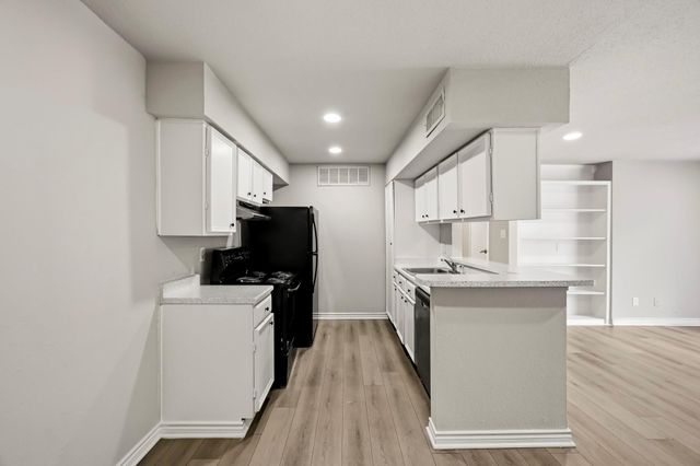 12955 Woodforest Boulevard 26, Houston, TX 77015