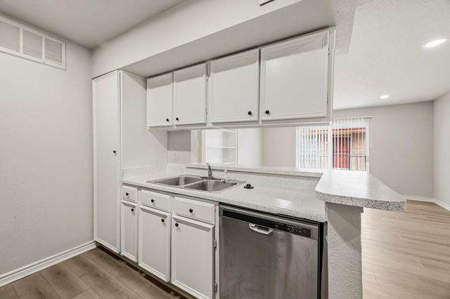 12955 Woodforest Boulevard 26, Houston, TX 77015