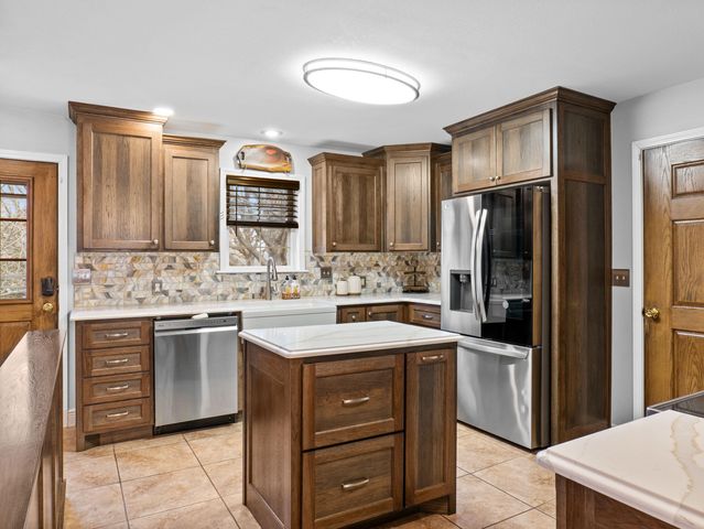 1108 Fresno Circle, Stockton, MO 65785