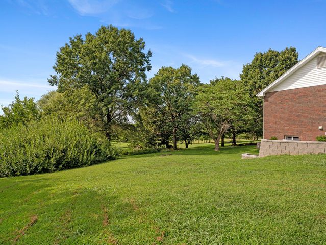 1108 Fresno Circle, Stockton, MO 65785