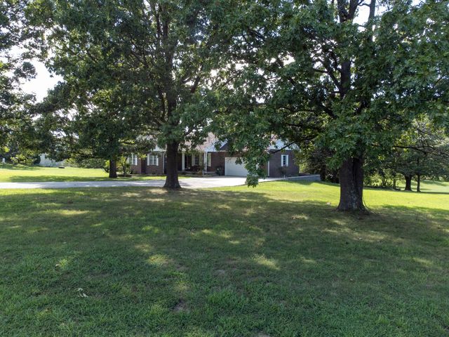 1108 Fresno Circle, Stockton, MO 65785