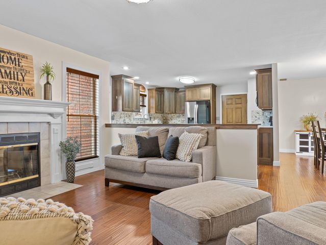 1108 Fresno Circle, Stockton, MO 65785