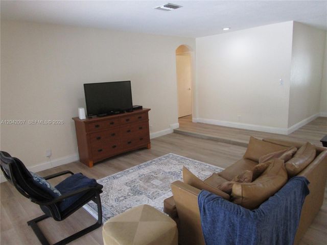11130 NW 38th St, Coral Springs, FL 33065