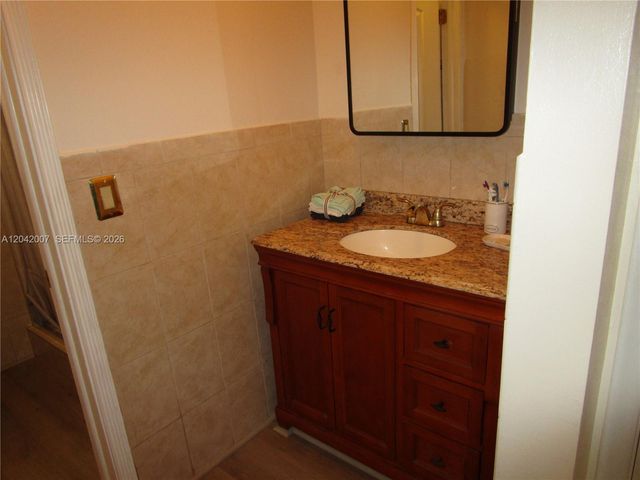 11130 NW 38th St, Coral Springs, FL 33065