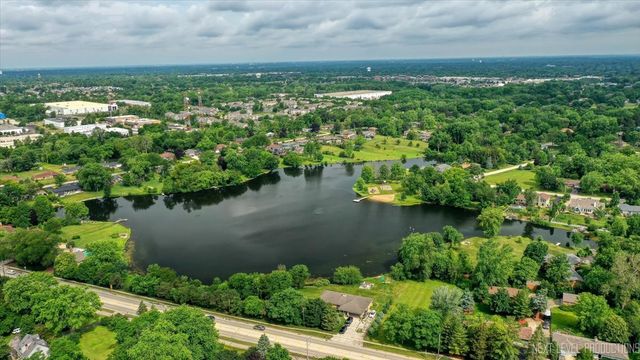 8132 Fairmount Avenue, Downers Grove, IL 60516
