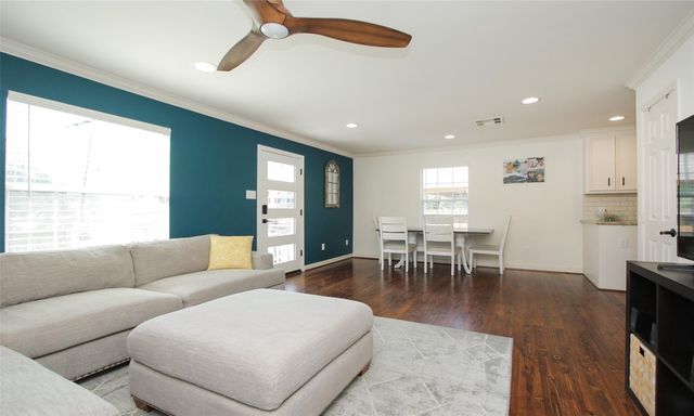 845 W 21st Street, Houston, TX 77008