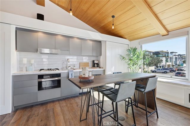 137 15th Street, Manhattan Beach, CA 90266