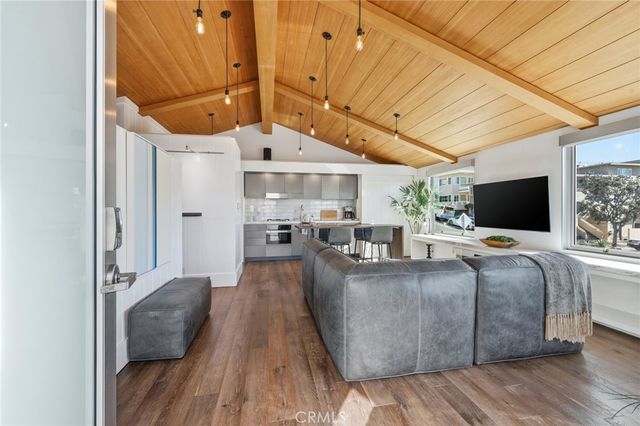 137 15th Street, Manhattan Beach, CA 90266