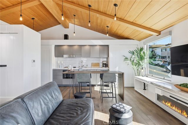 137 15th Street, Manhattan Beach, CA 90266