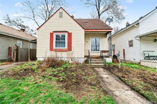 1205 E Muir Avenue, Hazel Park, MI 48030
