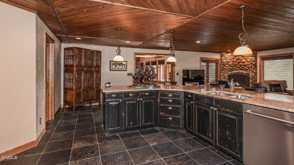 10000 76th Avenue SE, Bismarck, ND 58504 photo 17