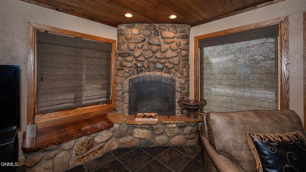 10000 76th Avenue SE, Bismarck, ND 58504 photo 20