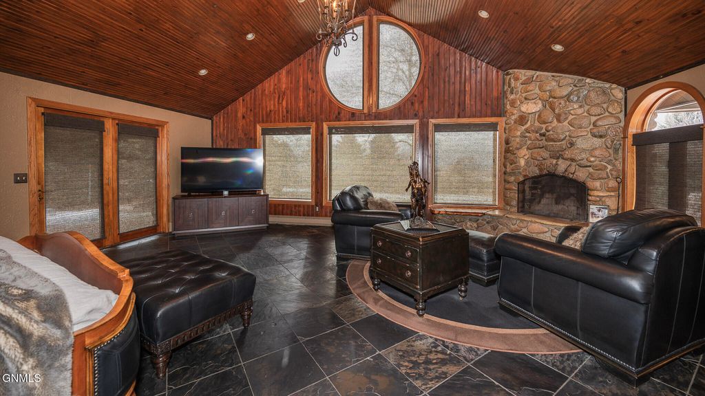 10000 76th Avenue SE, Bismarck, ND 58504 photo 26