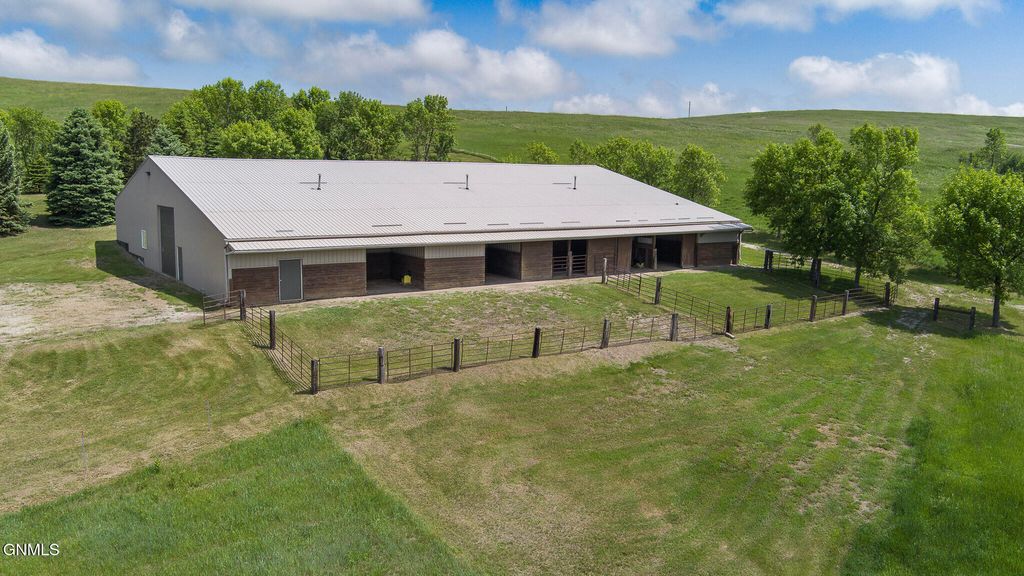 10000 76th Avenue SE, Bismarck, ND 58504 photo 3