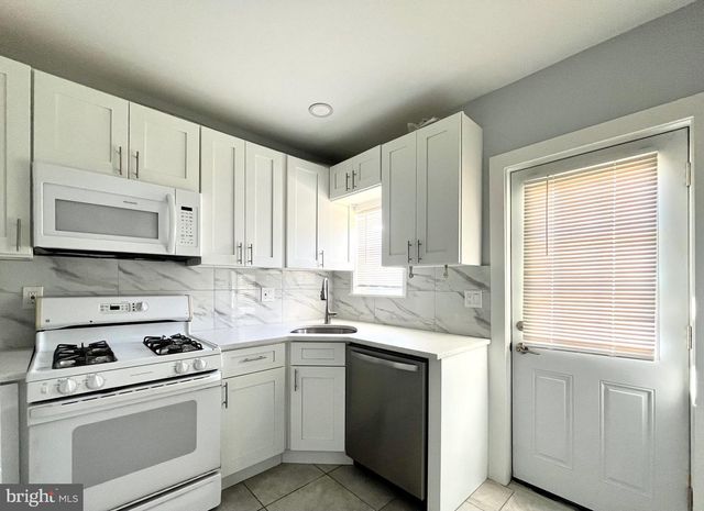 3172 CHATHAM ST, Philadelphia, PA 19134