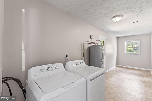 2324 KENT CT, Waldorf, MD 20602
