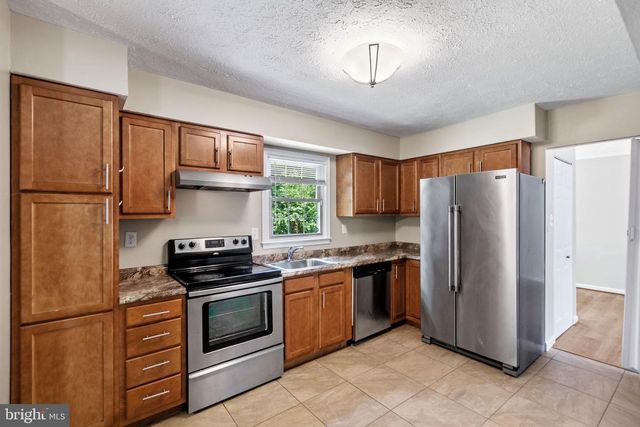 2324 KENT CT, Waldorf, MD 20602
