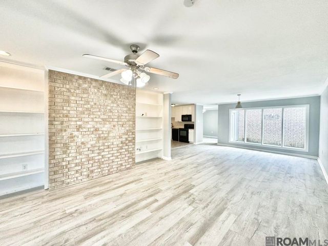 15826 New Market Dr, Baton Rouge, LA 70817