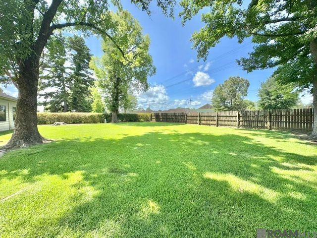 15826 New Market Dr, Baton Rouge, LA 70817