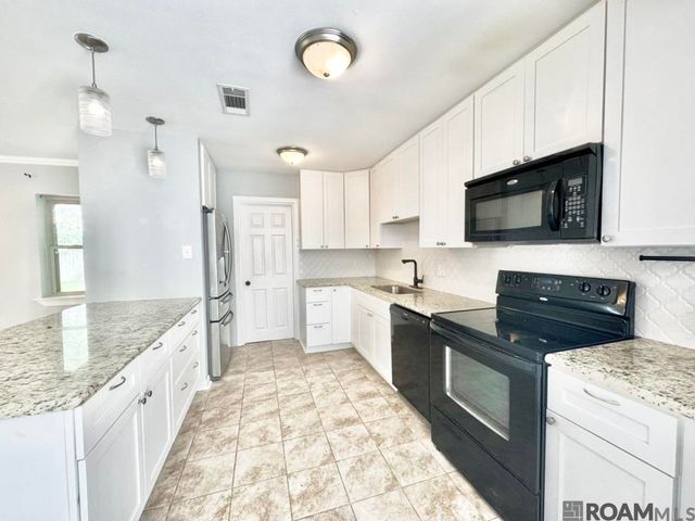 15826 New Market Dr, Baton Rouge, LA 70817